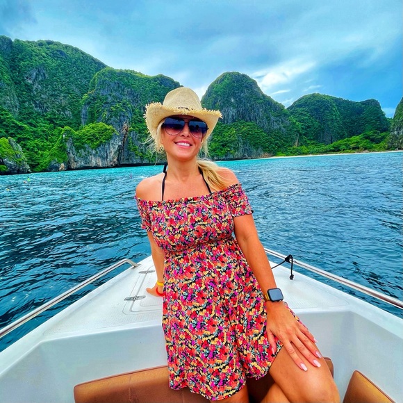 💋Meet your Posher, Tami💋 - Picture 1 of 1